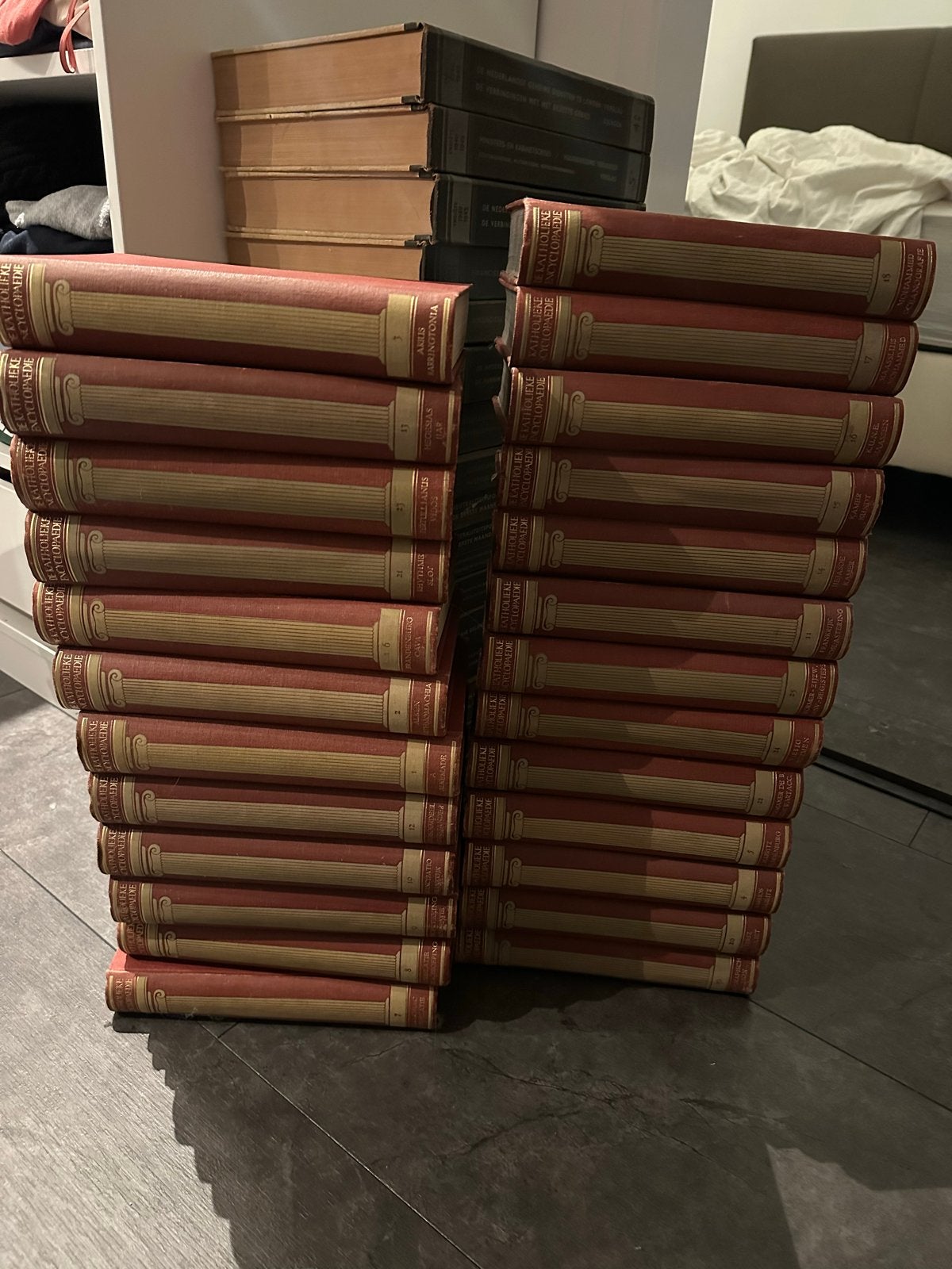 De Katholieke Encyclopaedie 1949 - Complete serie, Boeken, Encyclopedieën, Complete serie, Ophalen of Verzenden, Zo goed als nieuw