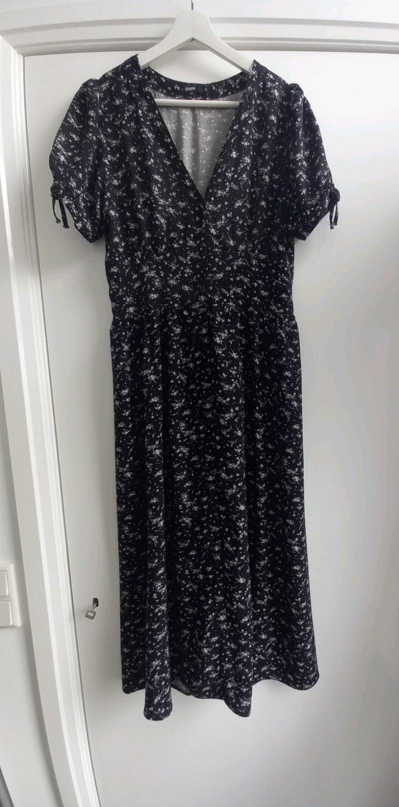 Maxi jurk maat xl valt L met knopen lange jurk 100% VISCOSE, Kleding | Dames, Zwart, Maat 42/44 (L), Crop, Ophalen of Verzenden