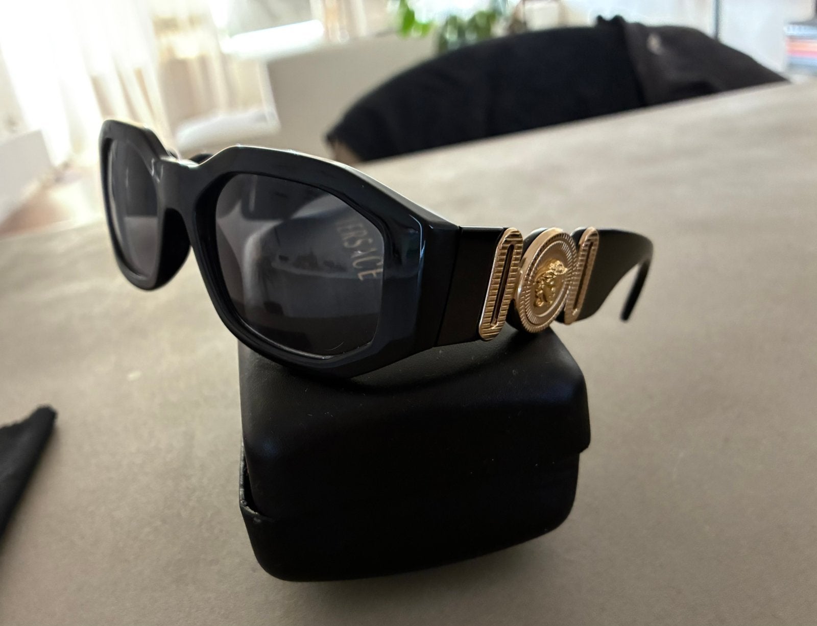 Versace Medusa zonnebril “Biggie” Origineel, Ophalen of Verzenden, Zo goed als nieuw, Zwart, Gianni Versace