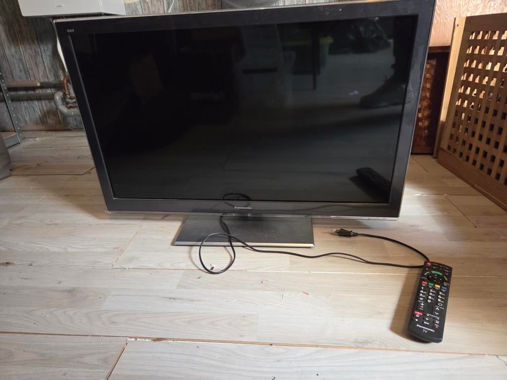 Panasonic TX-L32ET5E LCD TV met afstandsbediening, Ophalen, Gebruikt, Panasonic, 50 Hz