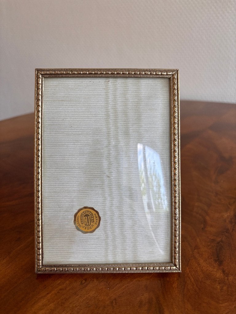 Vintage fotolijst Jyden met metalen lijst en bol glas 11*15., Ophalen of Verzenden