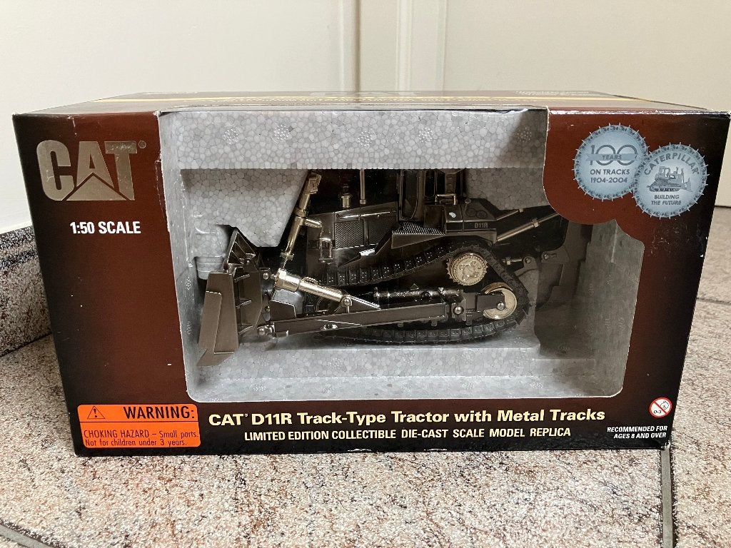 CAT D11R Track-Type Tractor Die-Cast Model 1:50 Schaal, Overige merken, 1:50 of kleiner, Overige typen, Nieuw