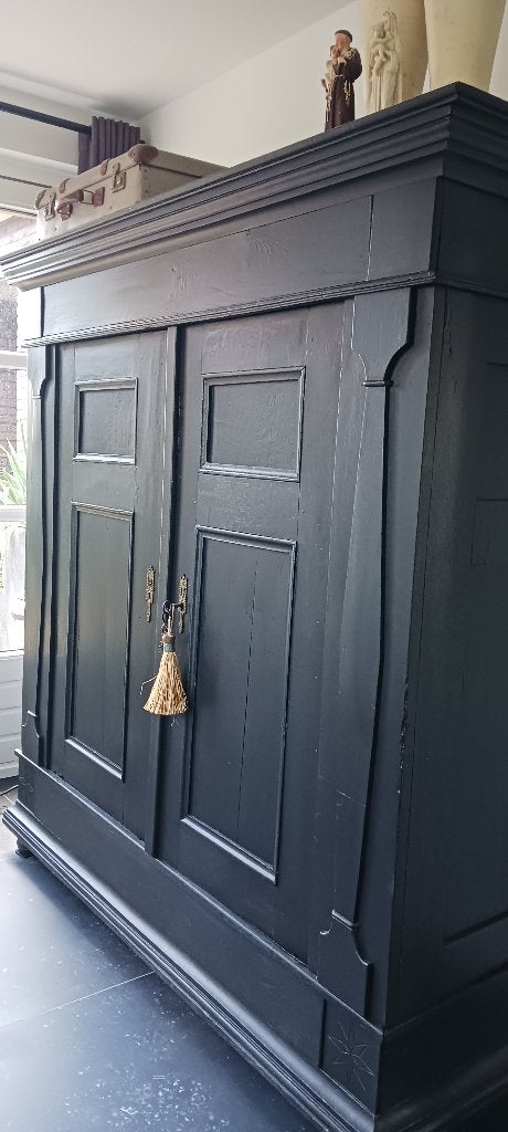 Antieke linnenkast, Ophalen