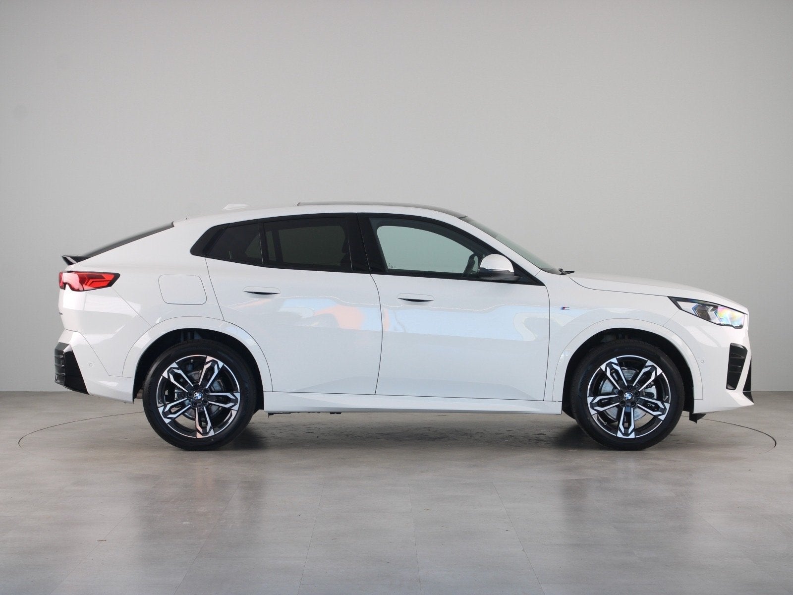 BMW X2 Sdrive20i M-sport full option, Auto's, X2, 1800 kg, 156 pk, Wit
