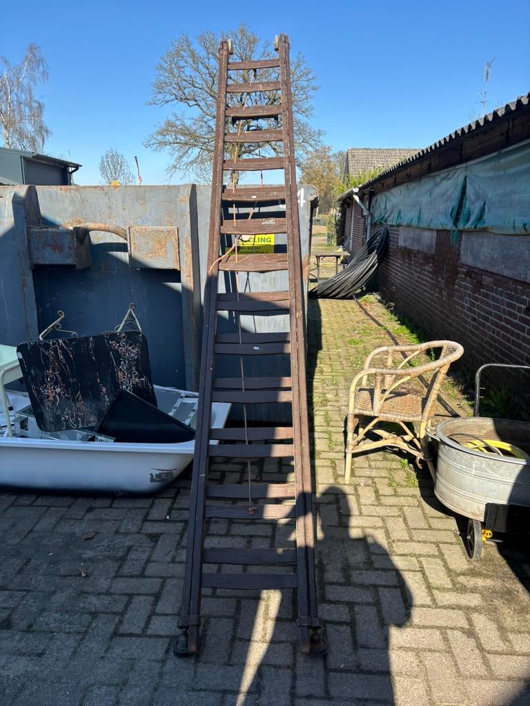oude houten ladder 14 treden, Ophalen of Verzenden, Zo goed als nieuw, 4 meter of meer