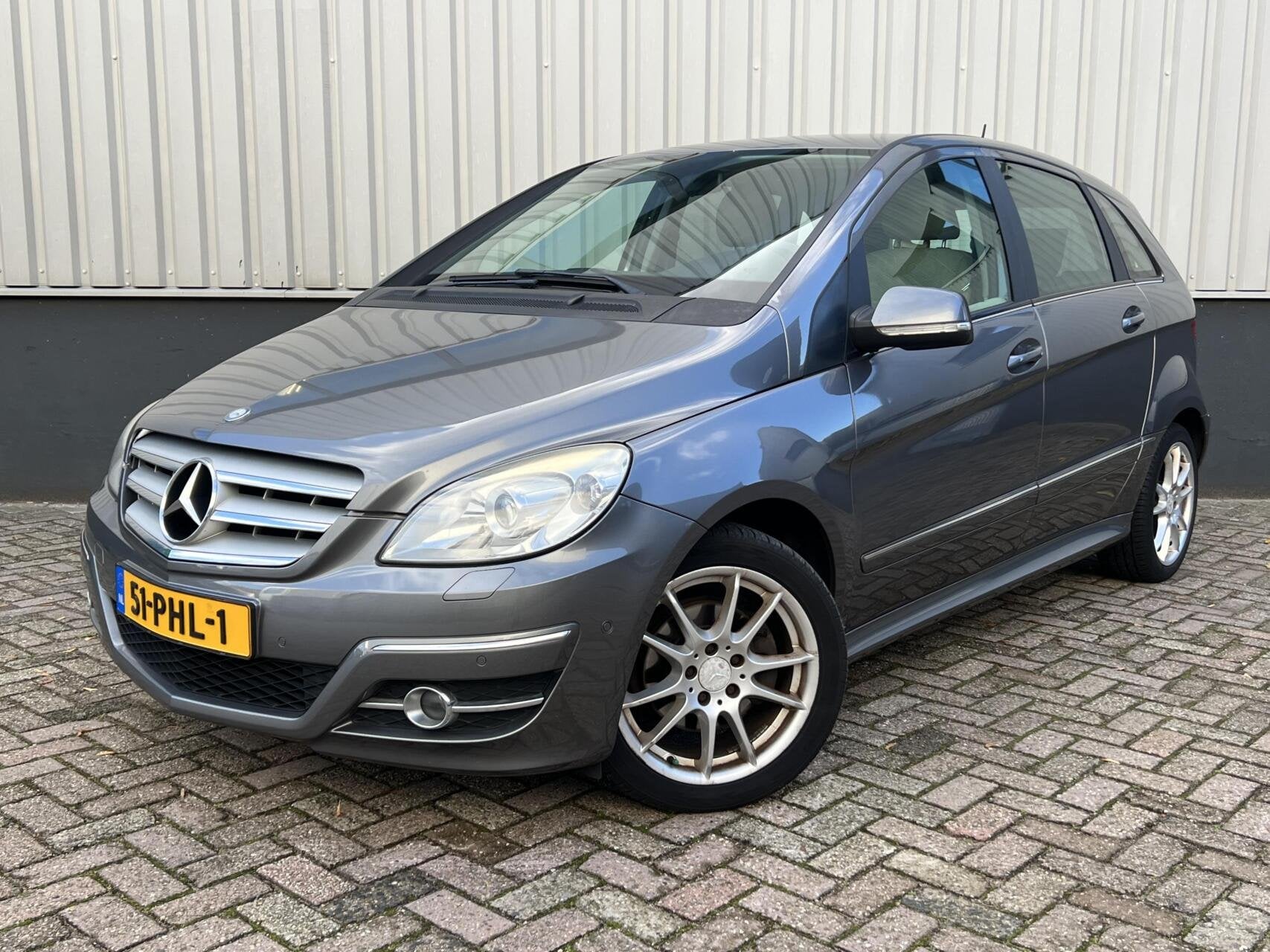 Mercedes B-klasse 180 Automaat Airco Leder Navi Cruise, Gebruikt, 4 cilinders, 116 pk, 14 km/l