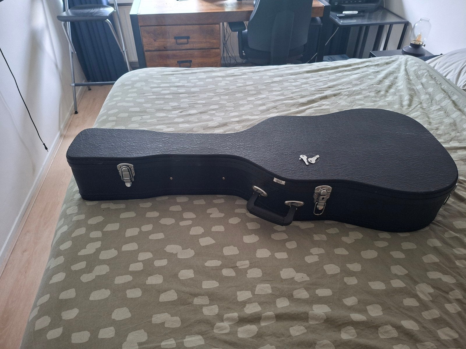 In prijs verlaagd: Gitaarkoffer voor akoustische gitaar., Muziek en Instrumenten, Ophalen, Akoestische gitaar