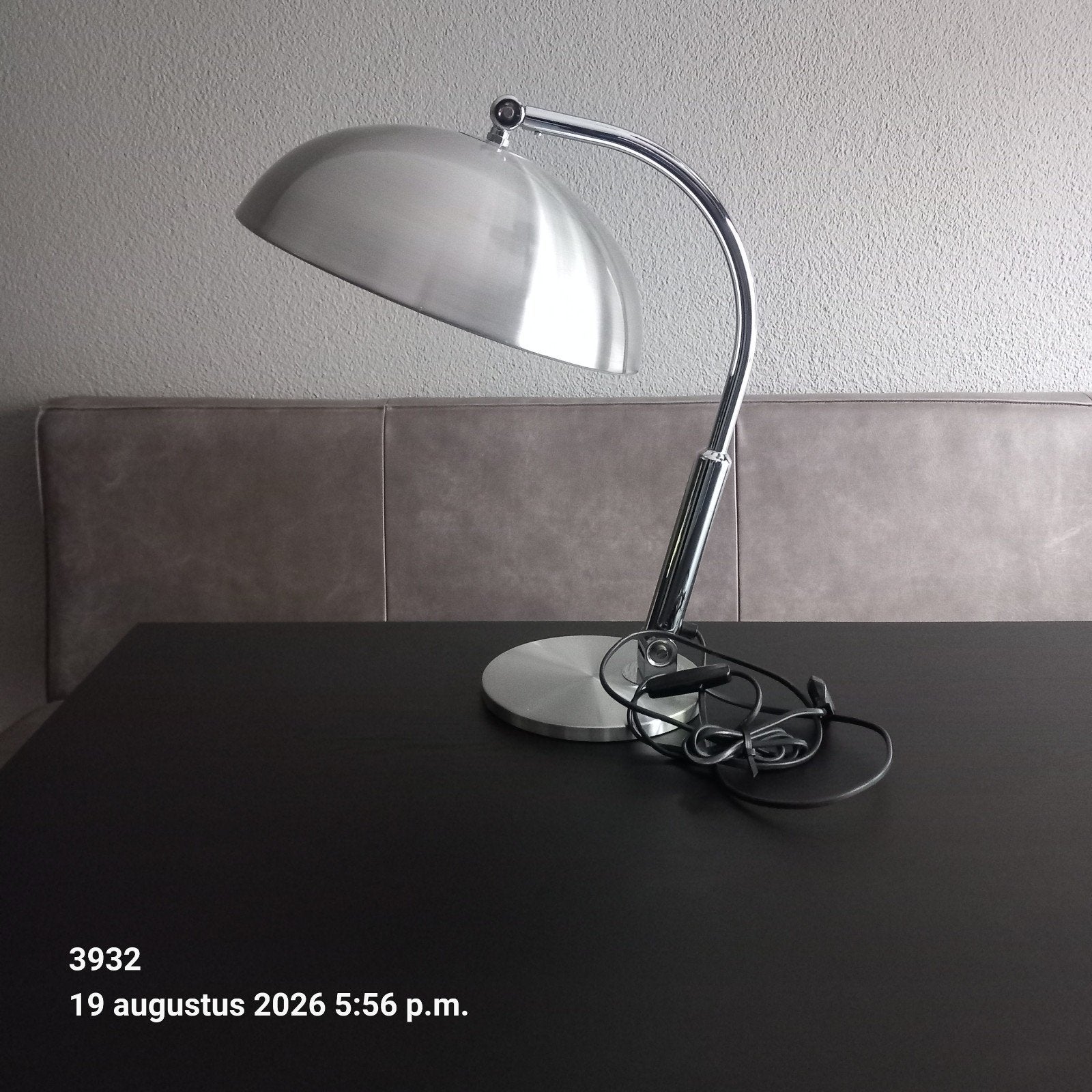 Moderne zilverkleurige tafellamp met verstelbare arm, Ophalen, Bureaulamp, Gebruikt, E27 (groot)