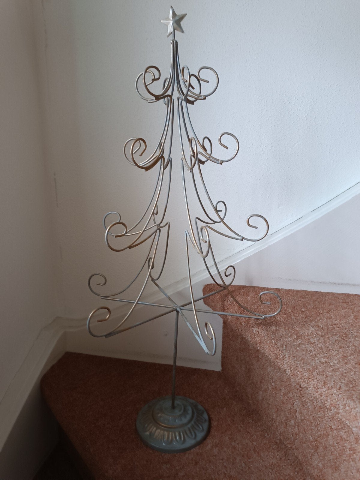 Kerstboom metaal, Ophalen