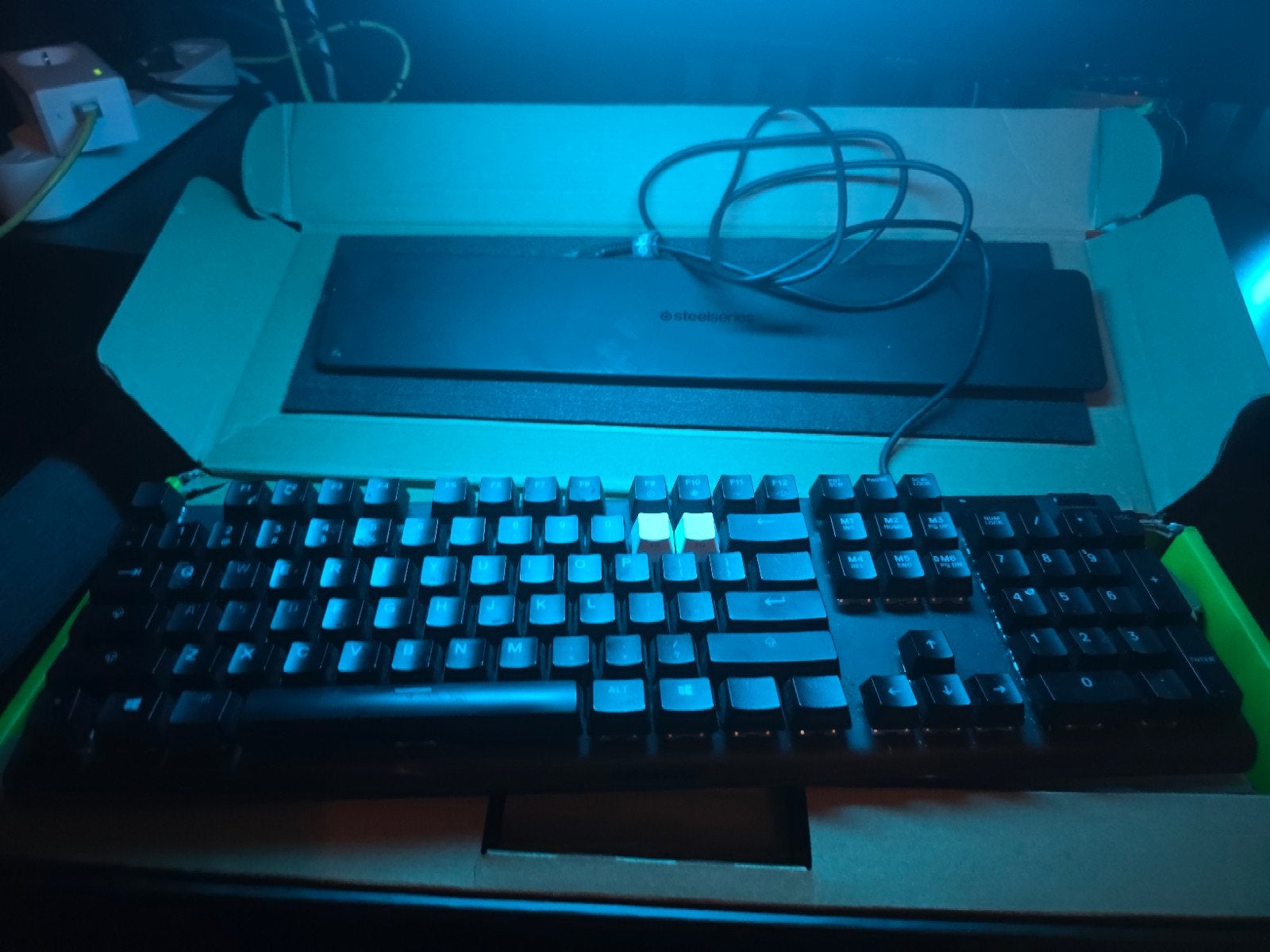 SteelSeries Apex 9 Pro Gaming Toetsenbord, Computers en Software, Toetsenborden, Zo goed als nieuw, Qwerty, Bedraad, Ophalen