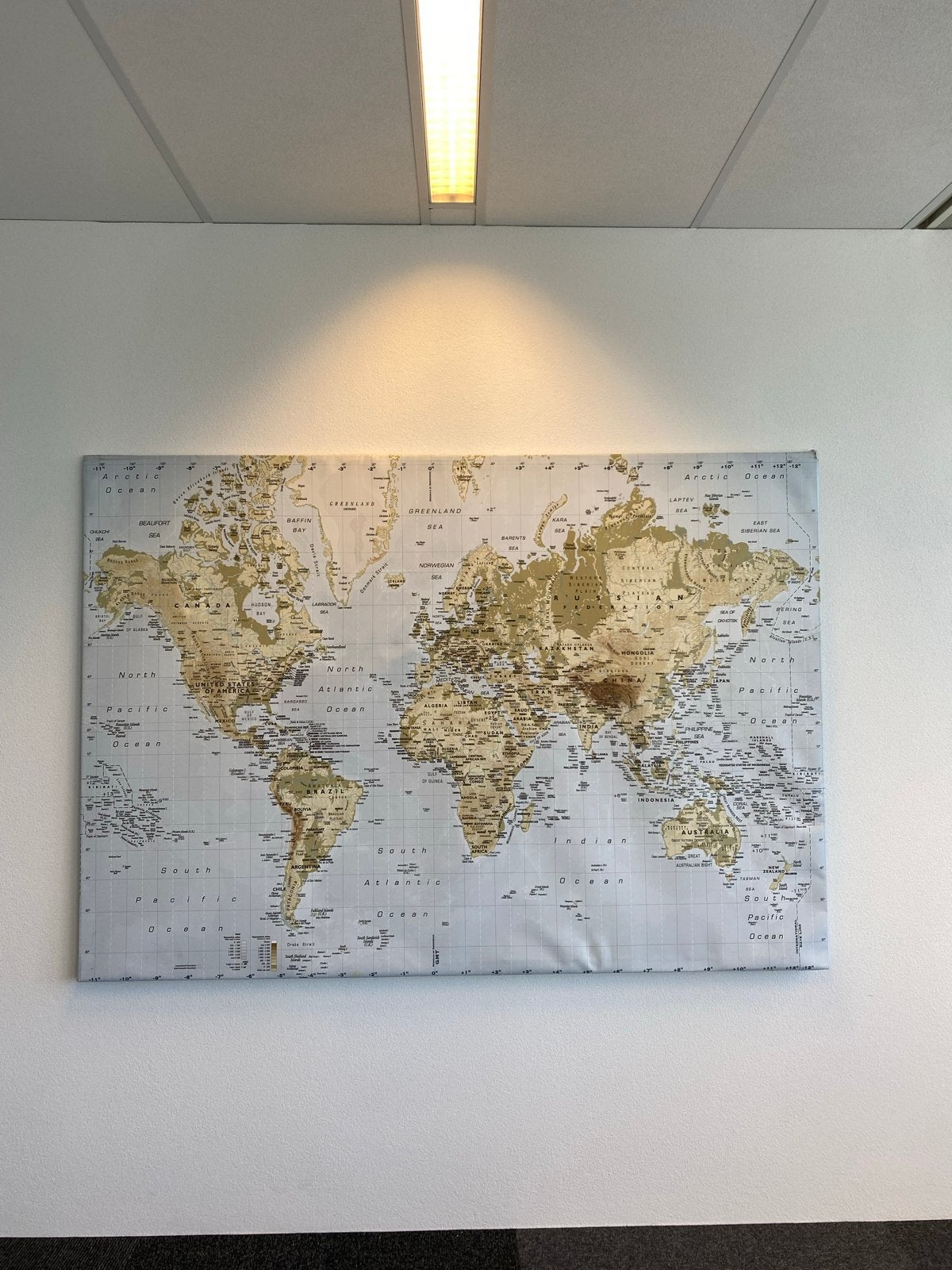 IKEA PREMIÄR wereldkaart – grote plaat met aluminium frame, Ophalen of Verzenden