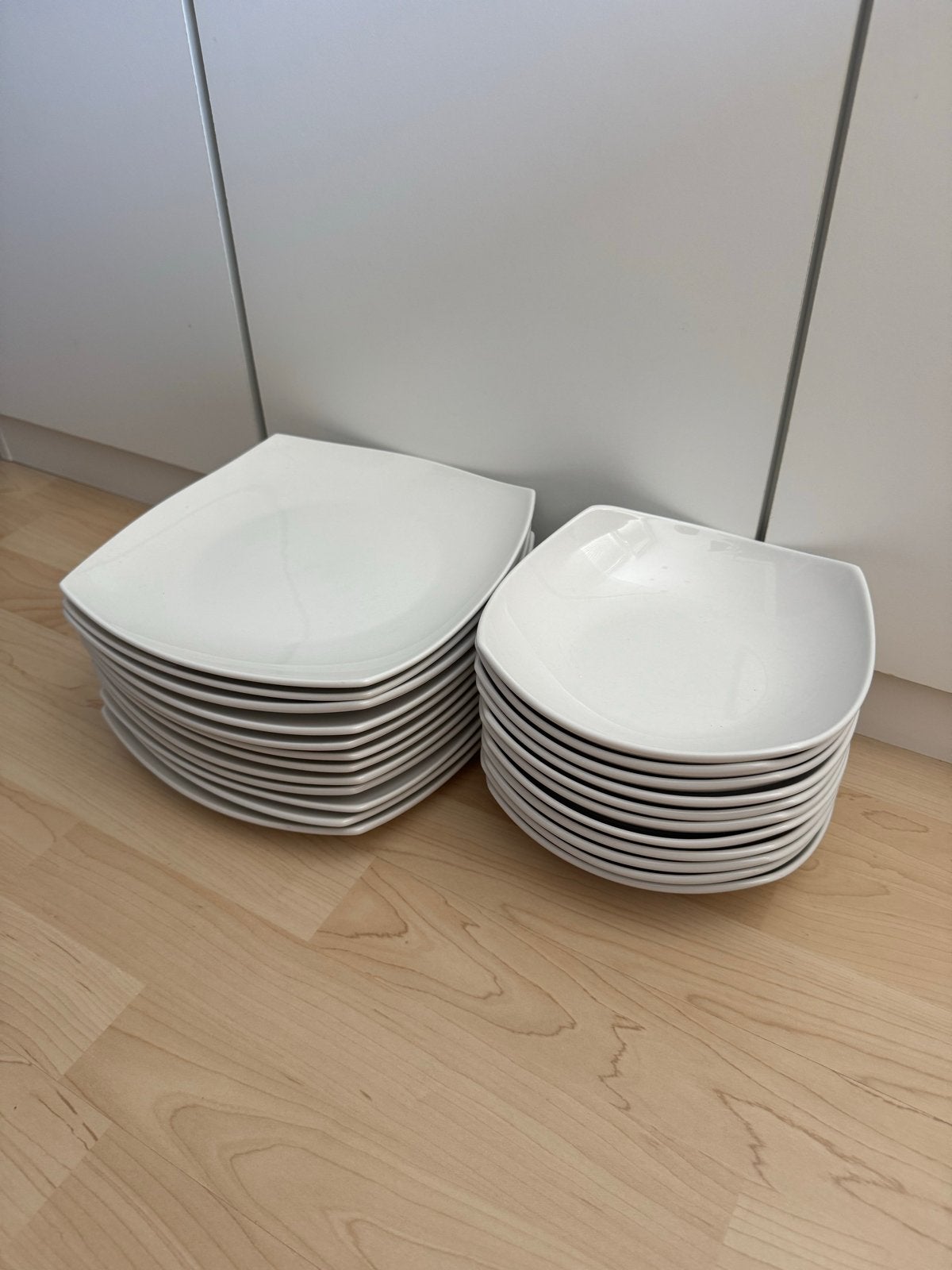 Witte vierkante borden en kommen set, Ophalen, Gebruikt, Keramiek, Bord(en)