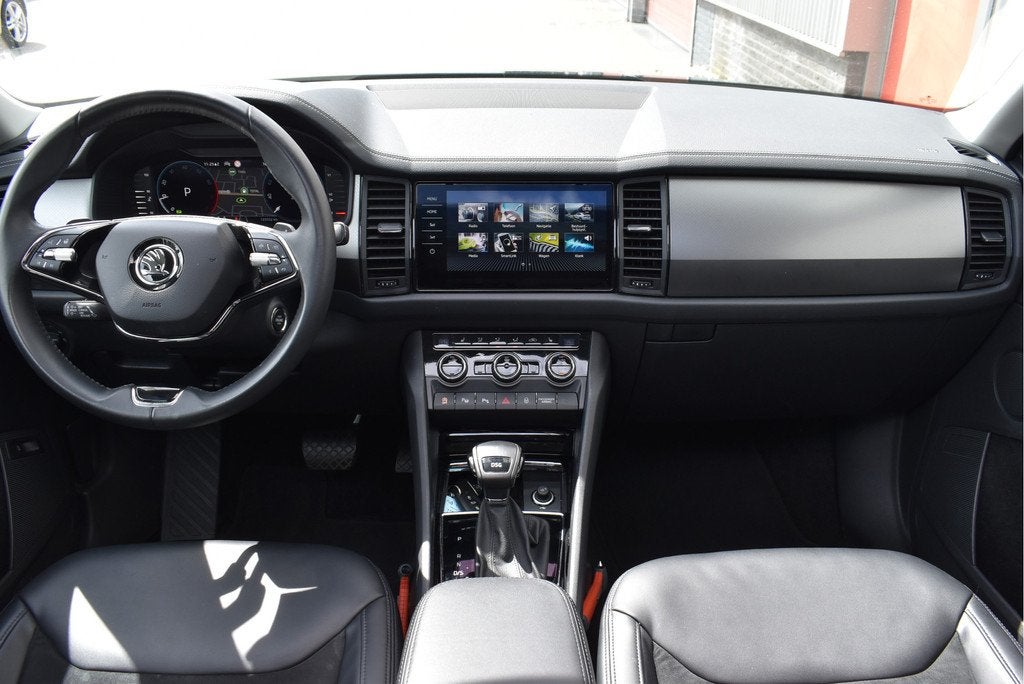 Skoda Kodiaq 1.5 TSI Business Edition Facelift Panorama, Ele, Auto's, Skoda, Euro 6, 4 cilinders, 150 pk, Zwart