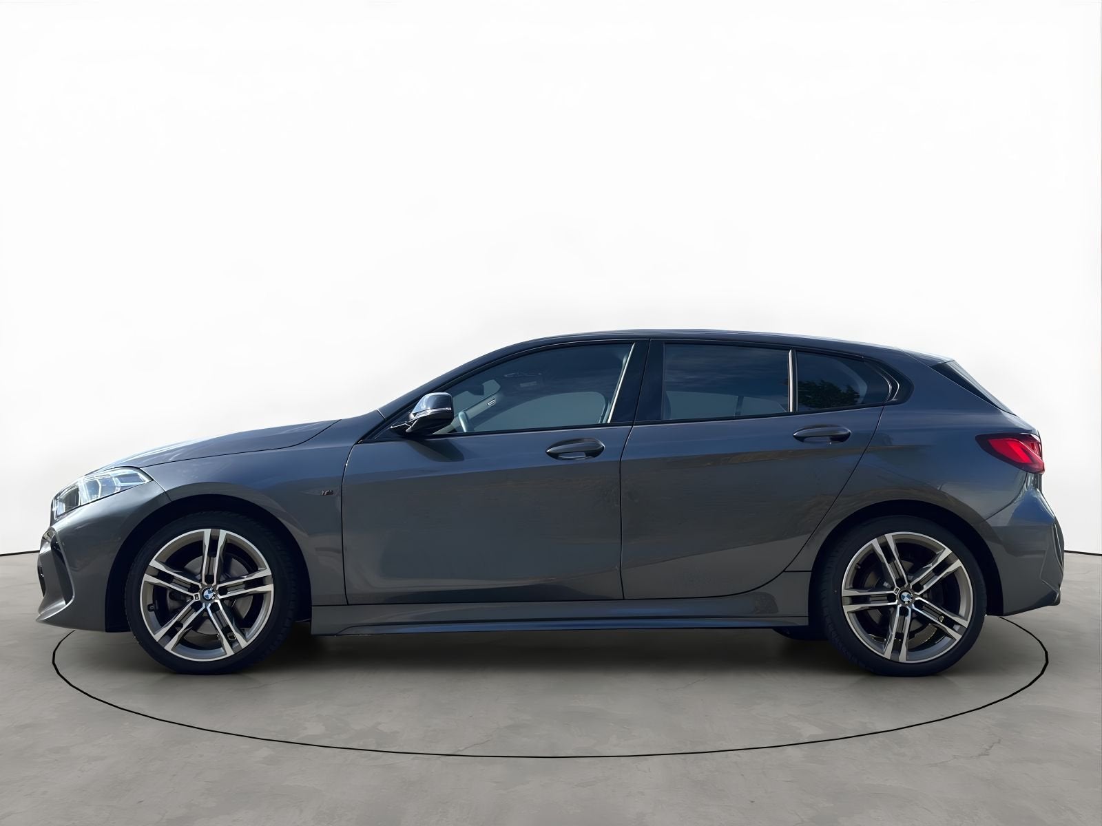 BMW 1-serie 118i 140PK Automaat M-Sport Camera Virtual Stuur, Auto's, Automatische klimaatregeling, Gebruikt, Bedrijf, 3 cilinders