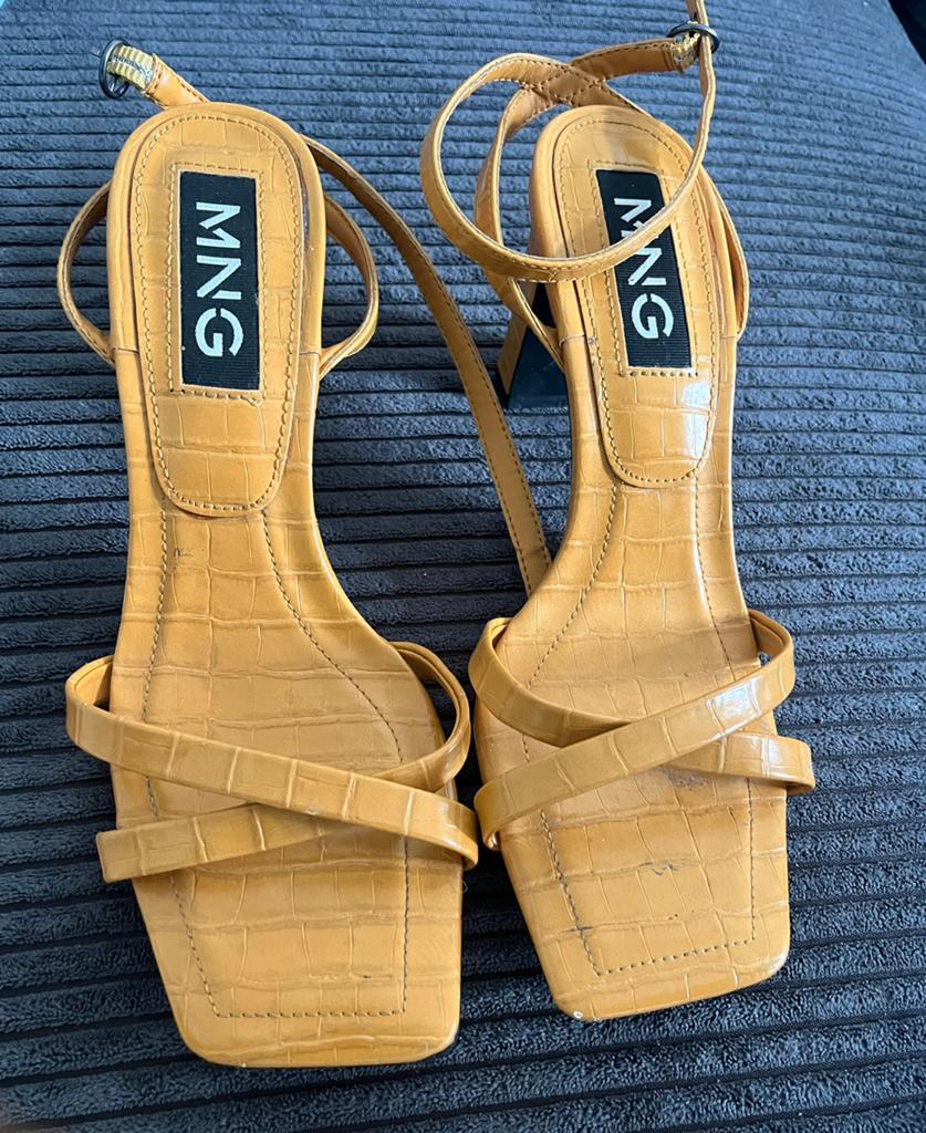 Dames schoen, Schoenen met lage hakken, Overige kleuren, Ophalen of Verzenden, Gedragen