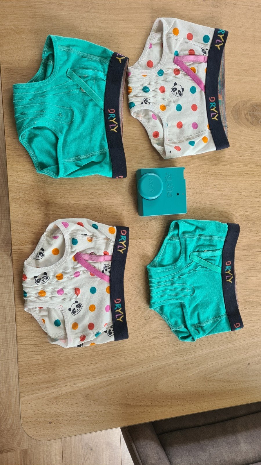 4 broekjes maat 110/116 voor dryly plaswekker, Kinderen en Baby's, Ophalen of Verzenden, Zo goed als nieuw