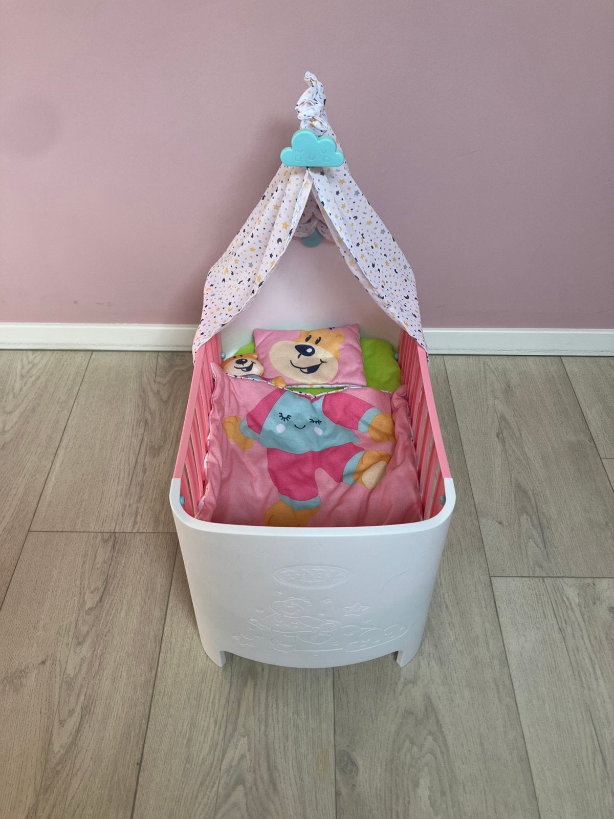 Baby born bedje met geluid, Ophalen, Zo goed als nieuw, Babypop