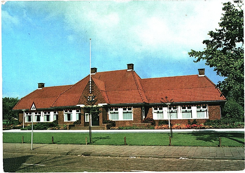 805626	st Anna Parochie	Fr Gemeentehuis	Gelopen met zegel, Ophalen of Verzenden, 1960 tot 1980, Gelopen, Friesland