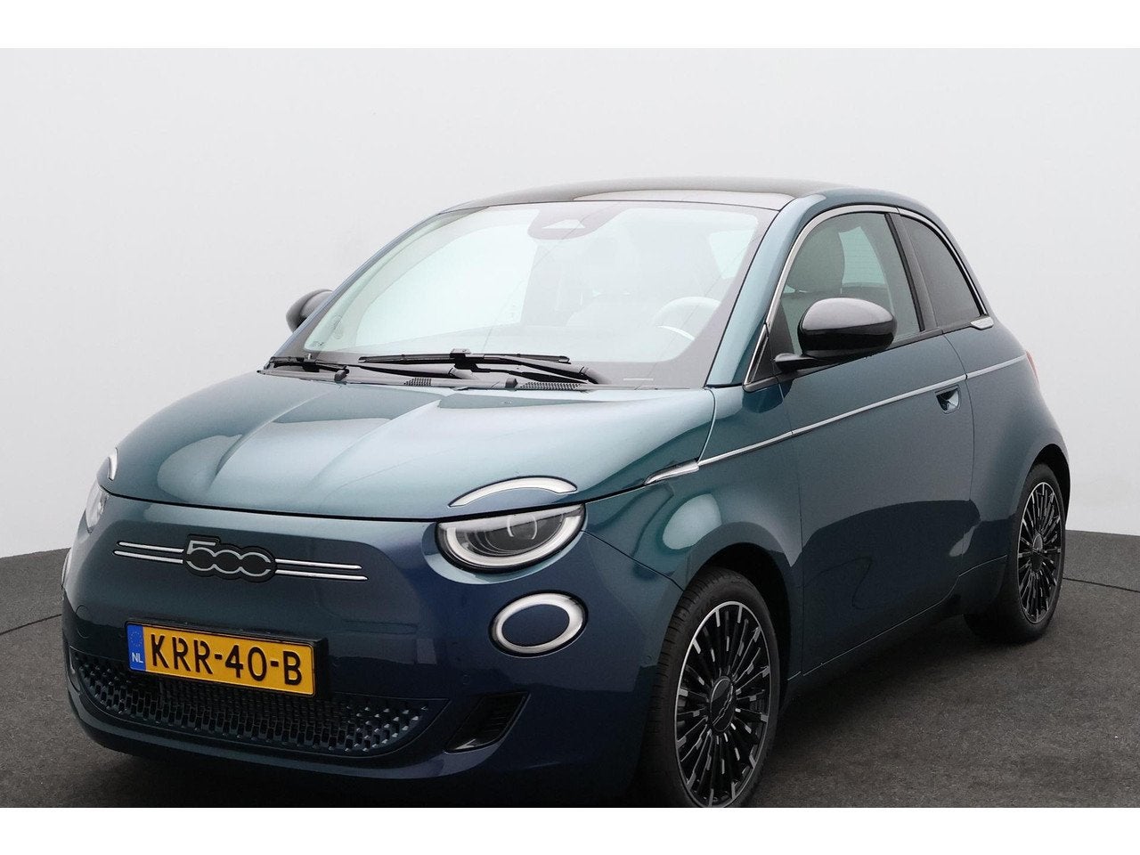 Fiat 500 La Prima 42 kWh / Panoramadak / Navi / Carplay / Ca, Automaat, Gebruikt, 118 pk, 4 stoelen