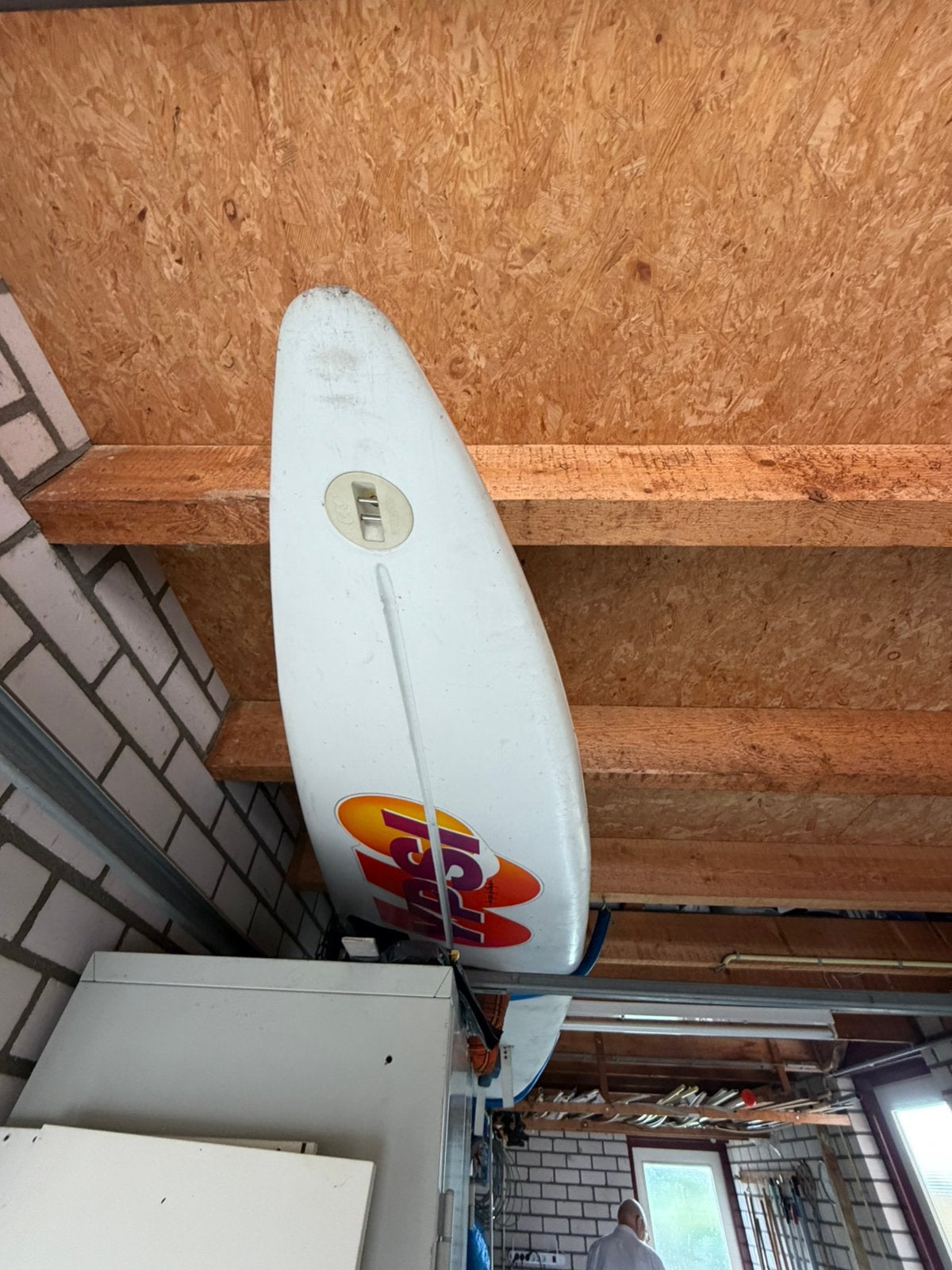 Surfplank incl. mast, giek, zeil, dakdragers, trolley Wayler