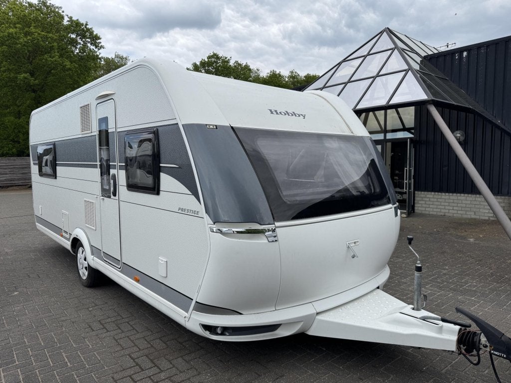 Hobby Prestige 560 LU 2021 | Enkele bedden | Voortent, Caravans en Kamperen, Caravans, Schokbreker, Rondzit, Hobby, Bedrijf