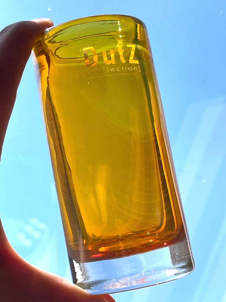 Dutz vaasje geel/amber cilindervormig klein 11,5 cm hoog, Gebruikt, Geel, Glas, Info@dutz.nl