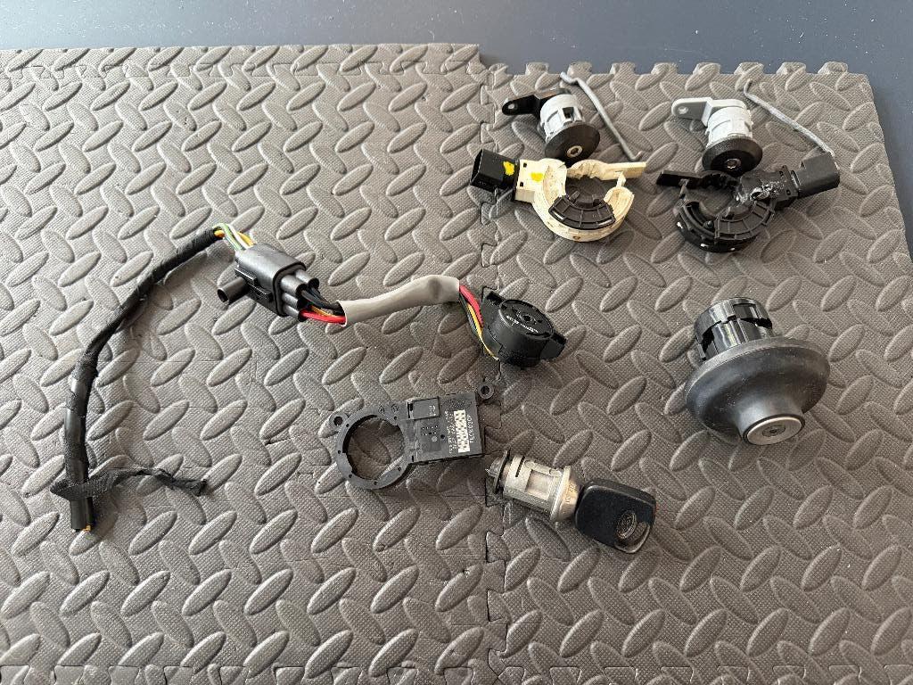 Fiesta 4 MK4  1995-1999  sloten set met sleutel, Ophalen of Verzenden, Ford