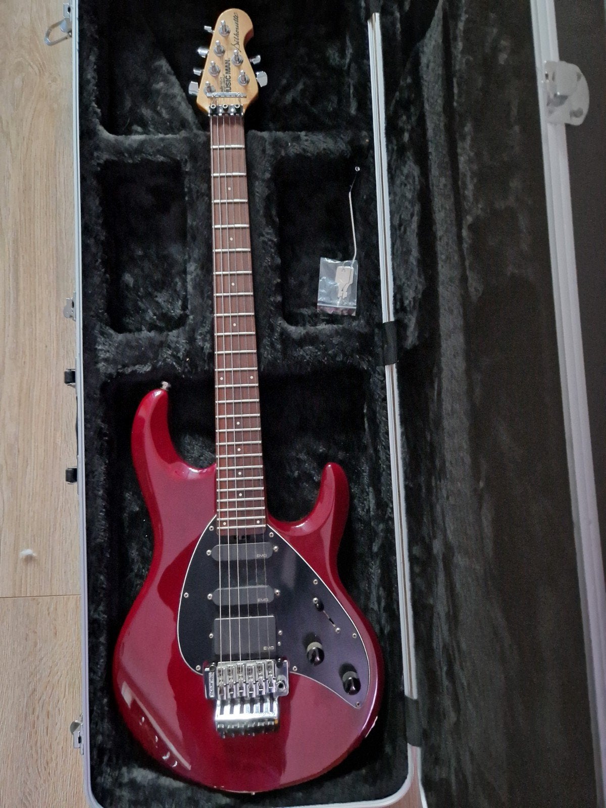 Music Man Silhouette gitaar met EMG elementen, Ophalen, Zo goed als nieuw
