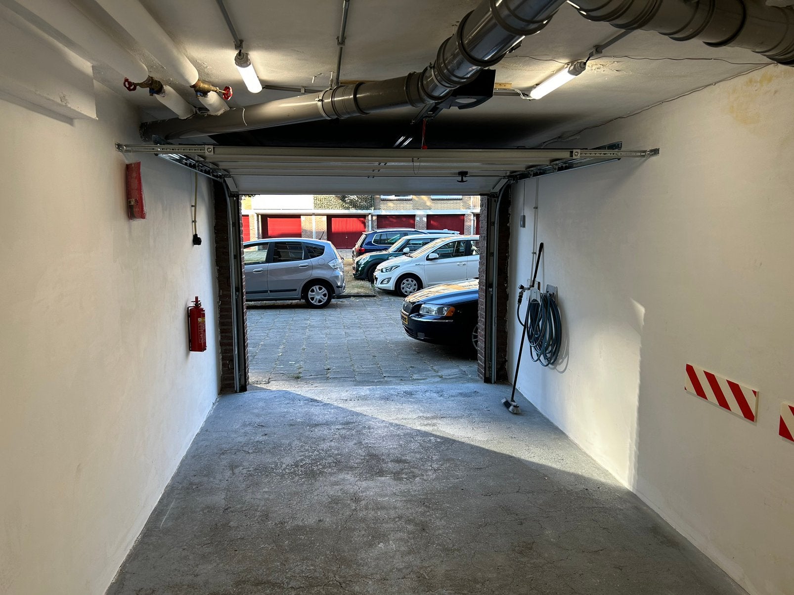 Huur garage in Den Haag Julius Runtgenstr, Den Haag