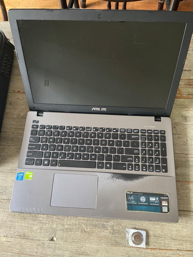 Asus Laptop I7 Nvidia GeForce 820M - Scherm defect, Computers en Software, Windows Laptops, Ophalen, Asus, Met videokaart, 2 tot 3 Ghz