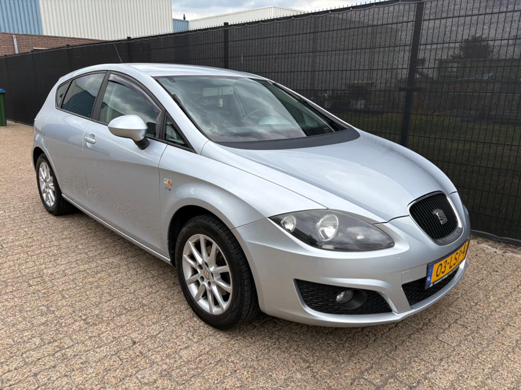 Seat Leon 1.2 TSI 77KW 2010 Grijs airco/navigatie/cruise/cv, Voorwielaandrijving, Stof, 1145 kg, Euro 6