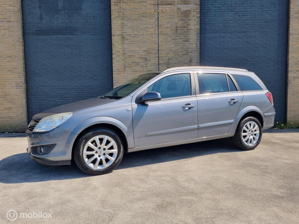 Opel Astra Wagon 1.8 Executive airco nieuwe apk, Voorwielaandrijving, Gebruikt, 1225 kg, 4 cilinders