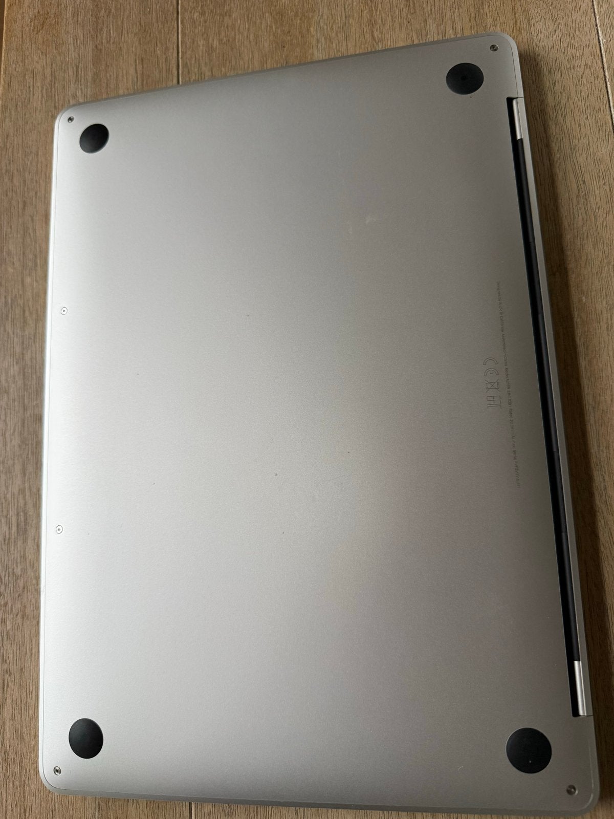 Foto 9 van MacBook Pro 13 inch 2019, in uitstekende staat + Apple mouse