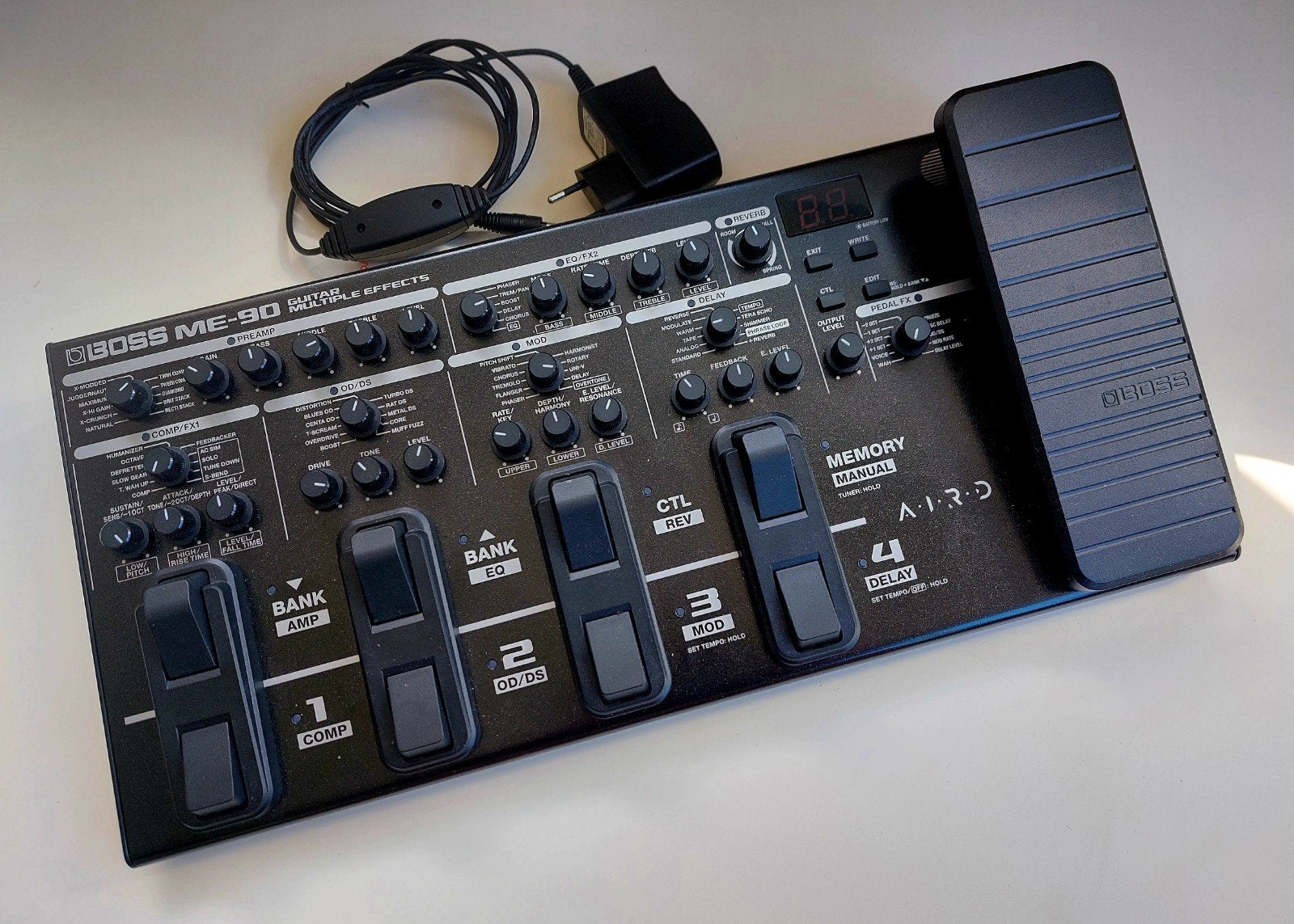 Boss ME-90 Gitaar Multi-effectpedaal, Muziek en Instrumenten, Effecten, Ophalen of Verzenden, Zo goed als nieuw, Delay of Echo