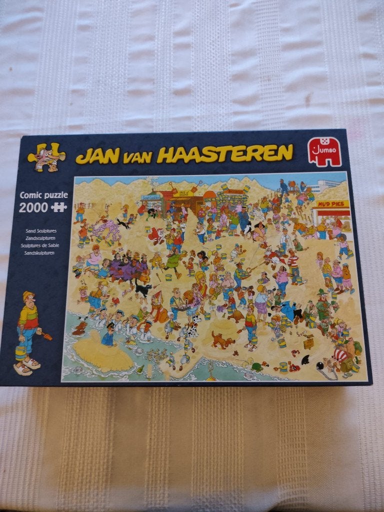 Jan Van Haasteren. Comic Puzzle2000. Sand SculpturesPuzzel03