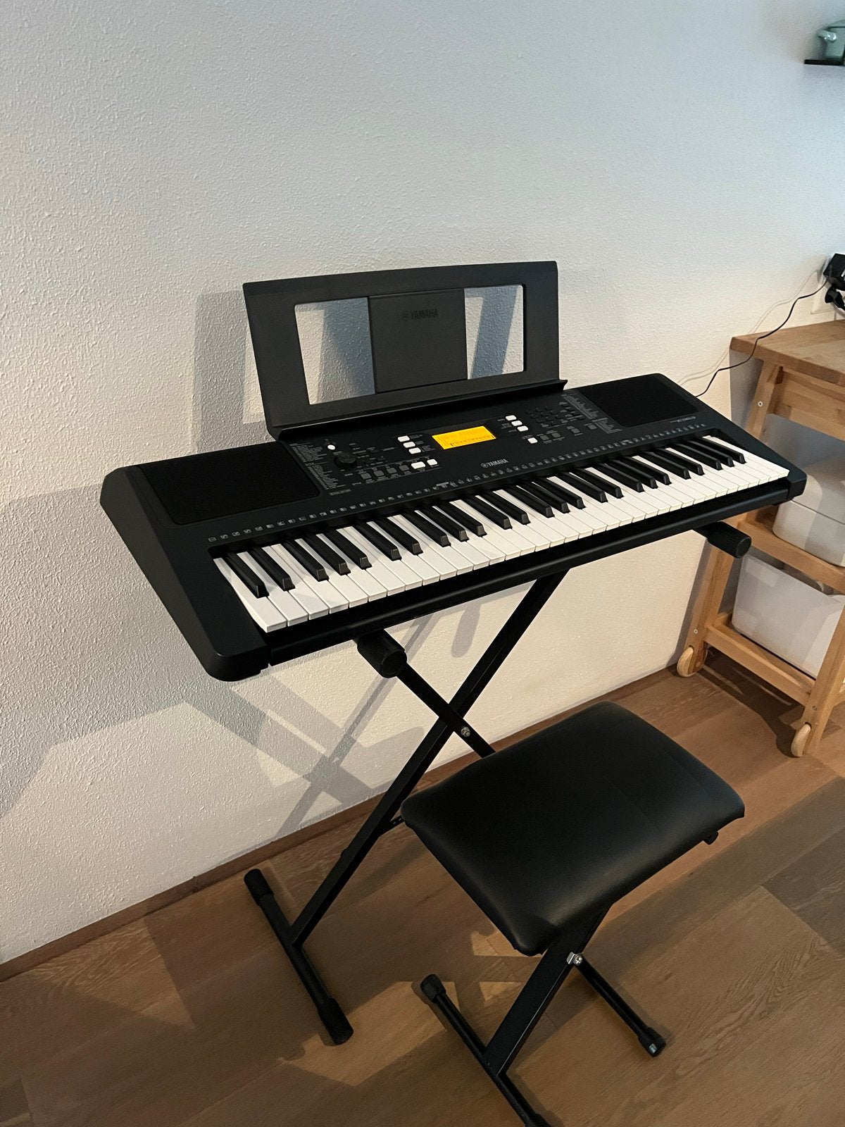 Yamaha PSR-E363 Keyboard met standaard en krukje, Muziek en Instrumenten, 61 toetsen, Yamaha, Ophalen of Verzenden, Zo goed als nieuw
