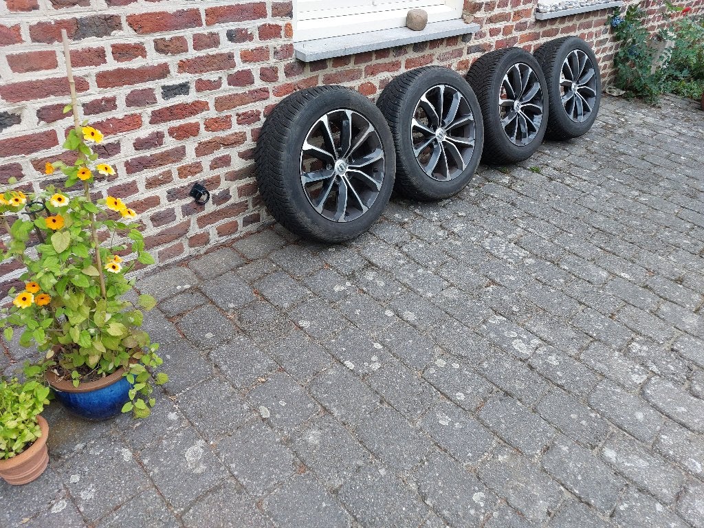 Winterwielen Volvo V60 17" 5-Spoke Black Diamond Alloy Wheel, Auto-onderdelen, Ophalen, Gebruikt, Banden en Velgen, 17 inch