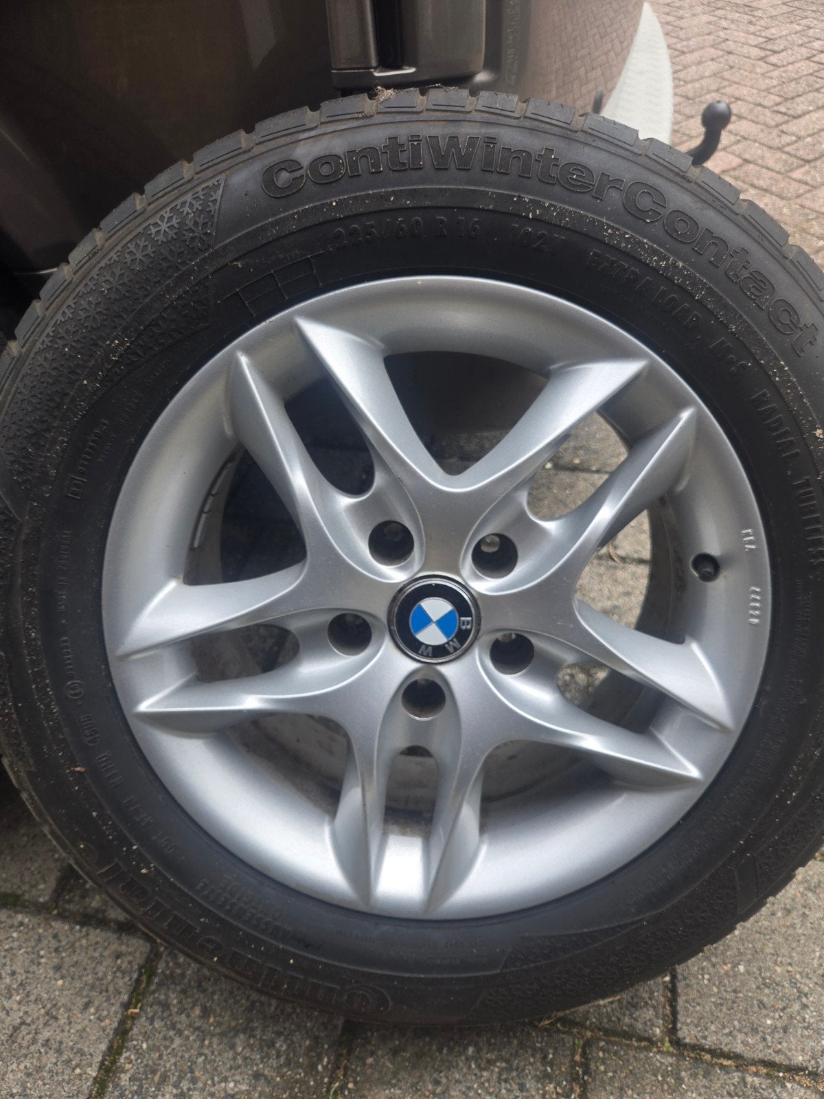 BMW winterbanden met velgen - 225/60 R16, Auto-onderdelen, Gebruikt, 16 inch, Banden en Velgen, Personenwagen
