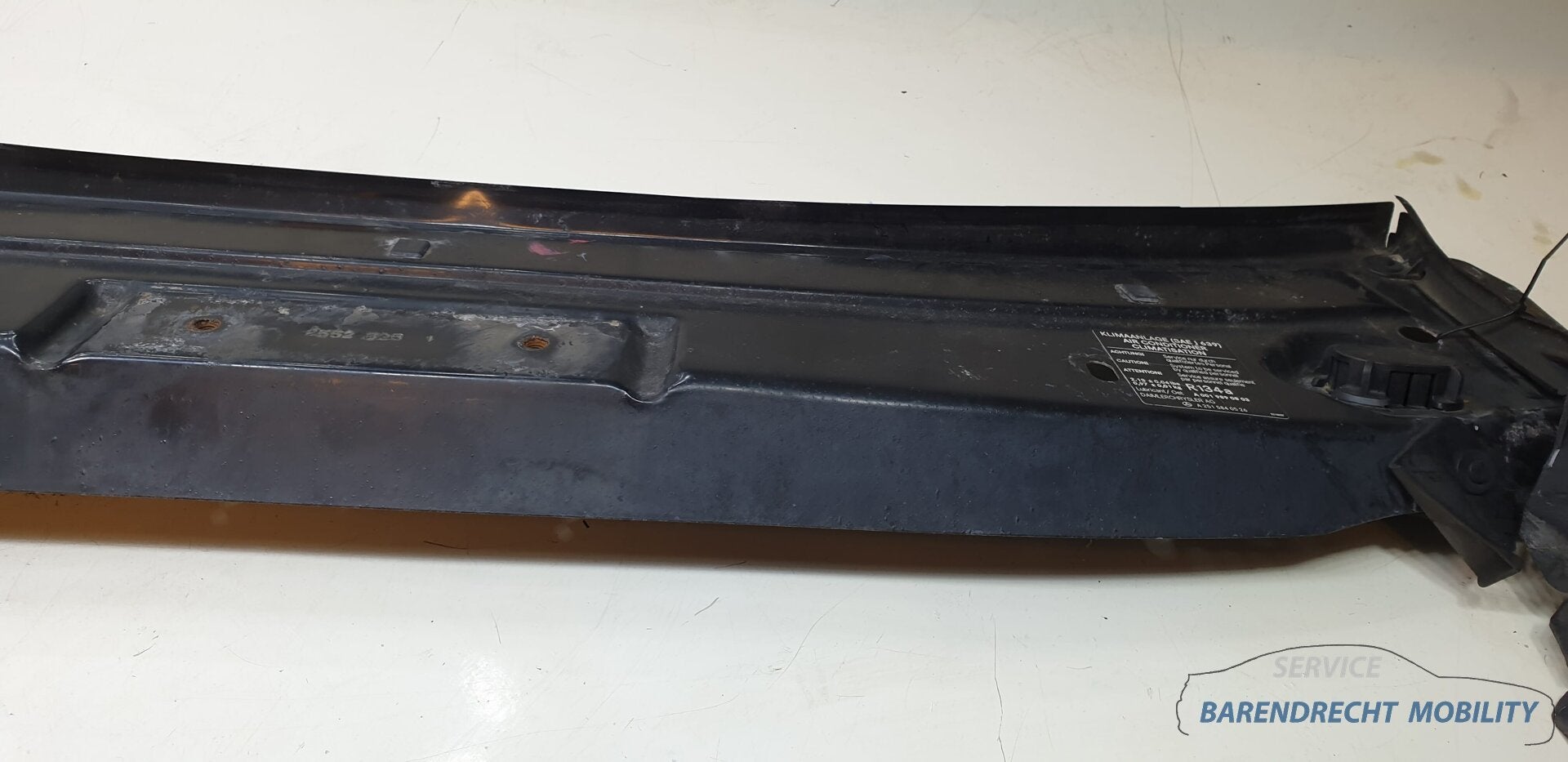 Slotplaat Mercedes W164 ML Klasse voorfront A1645001516 orig, Gebruikt, Mercedes-Benz AG, Voor, Mercedes-Benz