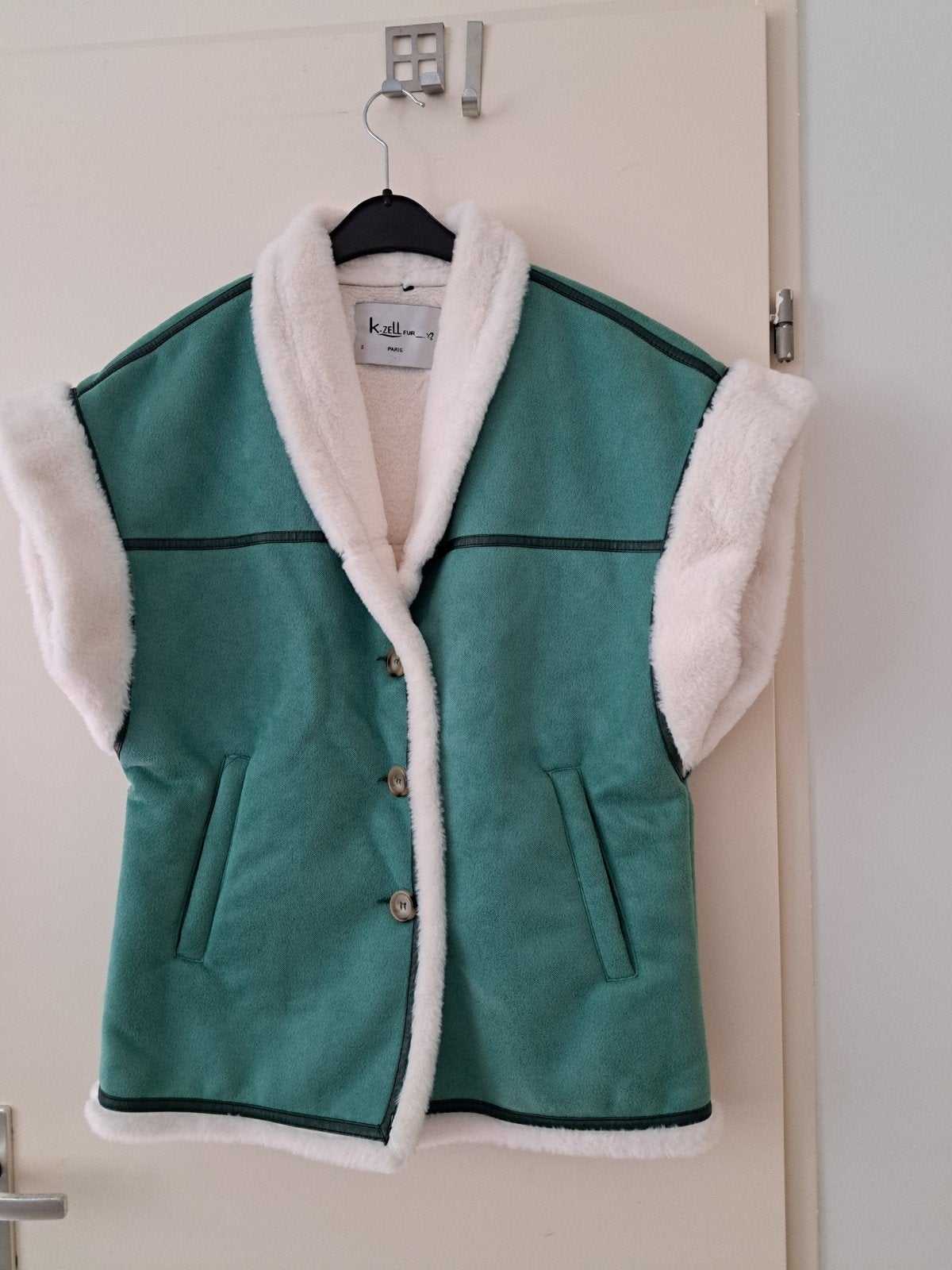 K.zell Stijlvolle Suede Bodywarmer met Teddy Fleece Maat S, Kleding | Dames, Bodywarmers, K.zell, Nieuw, Ophalen of Verzenden