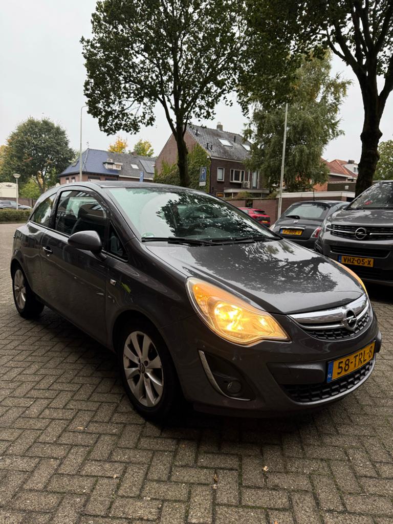Opel Corsa 1.2 16V LPG 3D 2012 Grijs, Auto's, Opel, Particulier, Corsa, LPG, A, Hatchback, Handgeschakeld, Origineel Nederlands