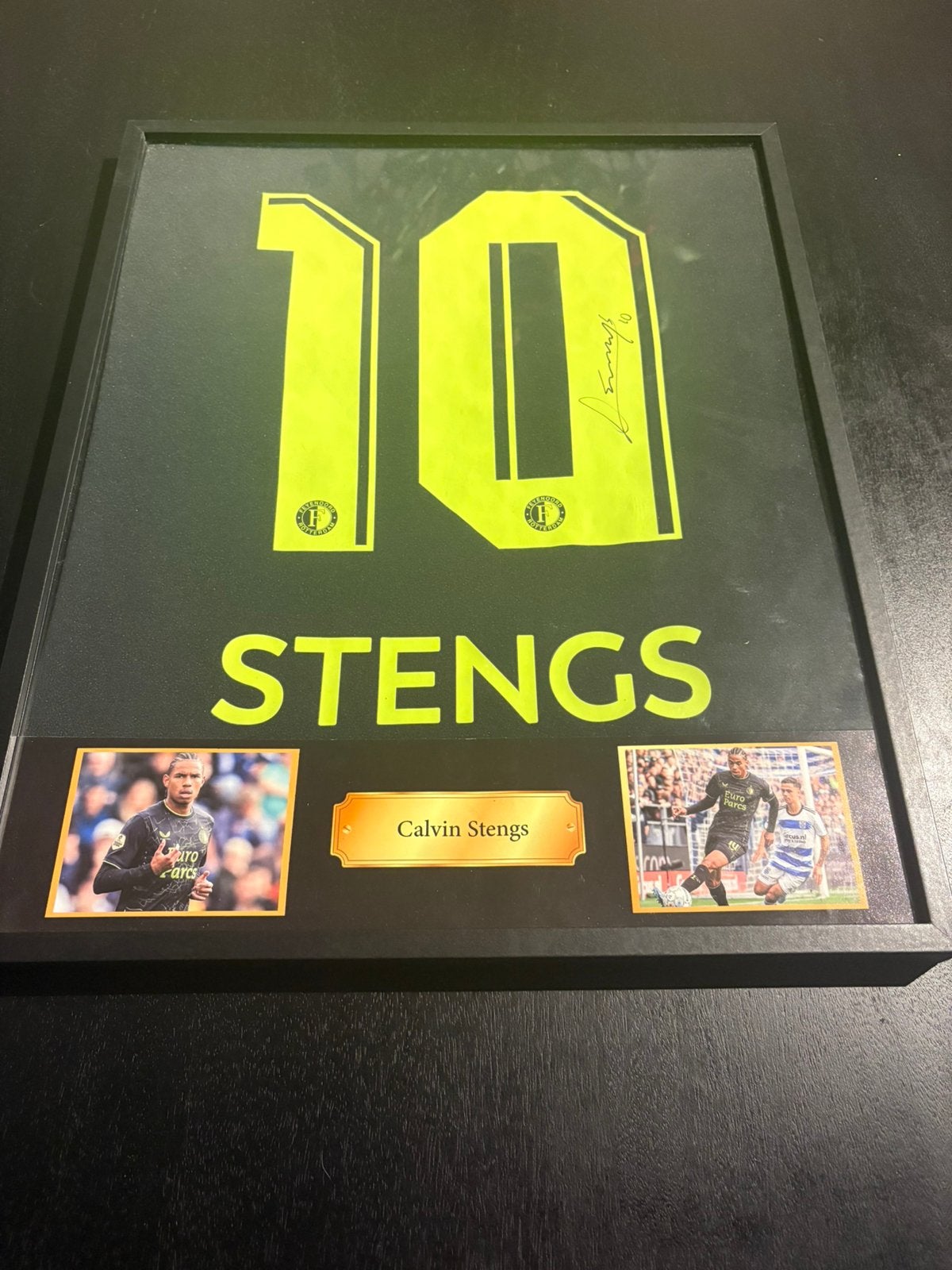 Gesigneerd en ingelijst Feyenoord Calvin Stengs shirt, Ophalen of Verzenden, Zo goed als nieuw, Feyenoord, Shirt