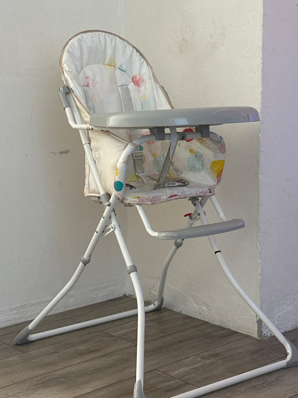 Handige inklapbare kinderstoel met eetblad, Kinderen en Baby's, Kinderstoelen, Ophalen of Verzenden, Gebruikt, Inklapstoel, Afneembaar eetblad