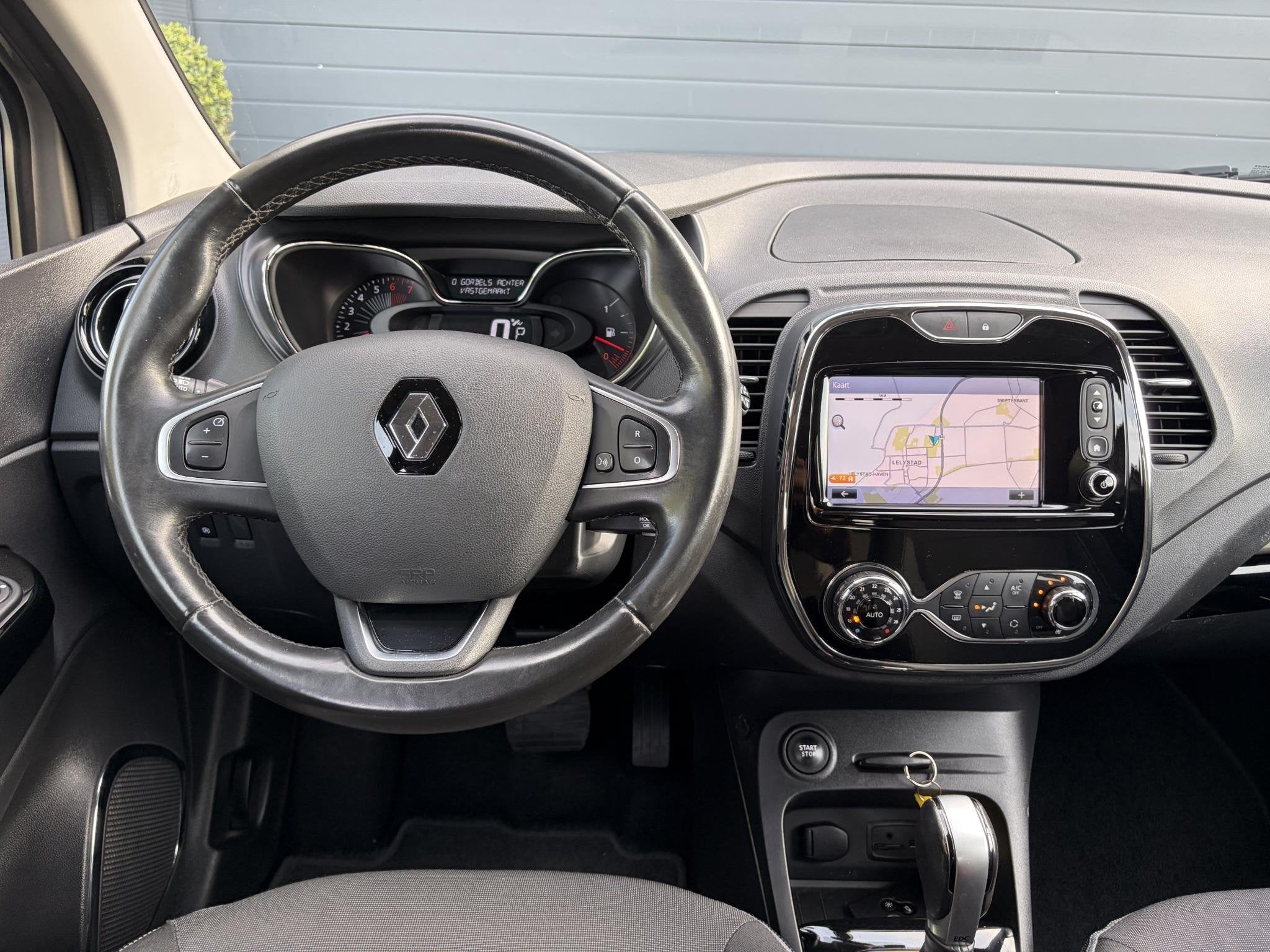 Renault Captur 1.2 TCe Dynamique ✓Navi✓Trekhaak✓Keyles, Auto's, Dealer onderhouden, Stof, Euro 6, 4 cilinders