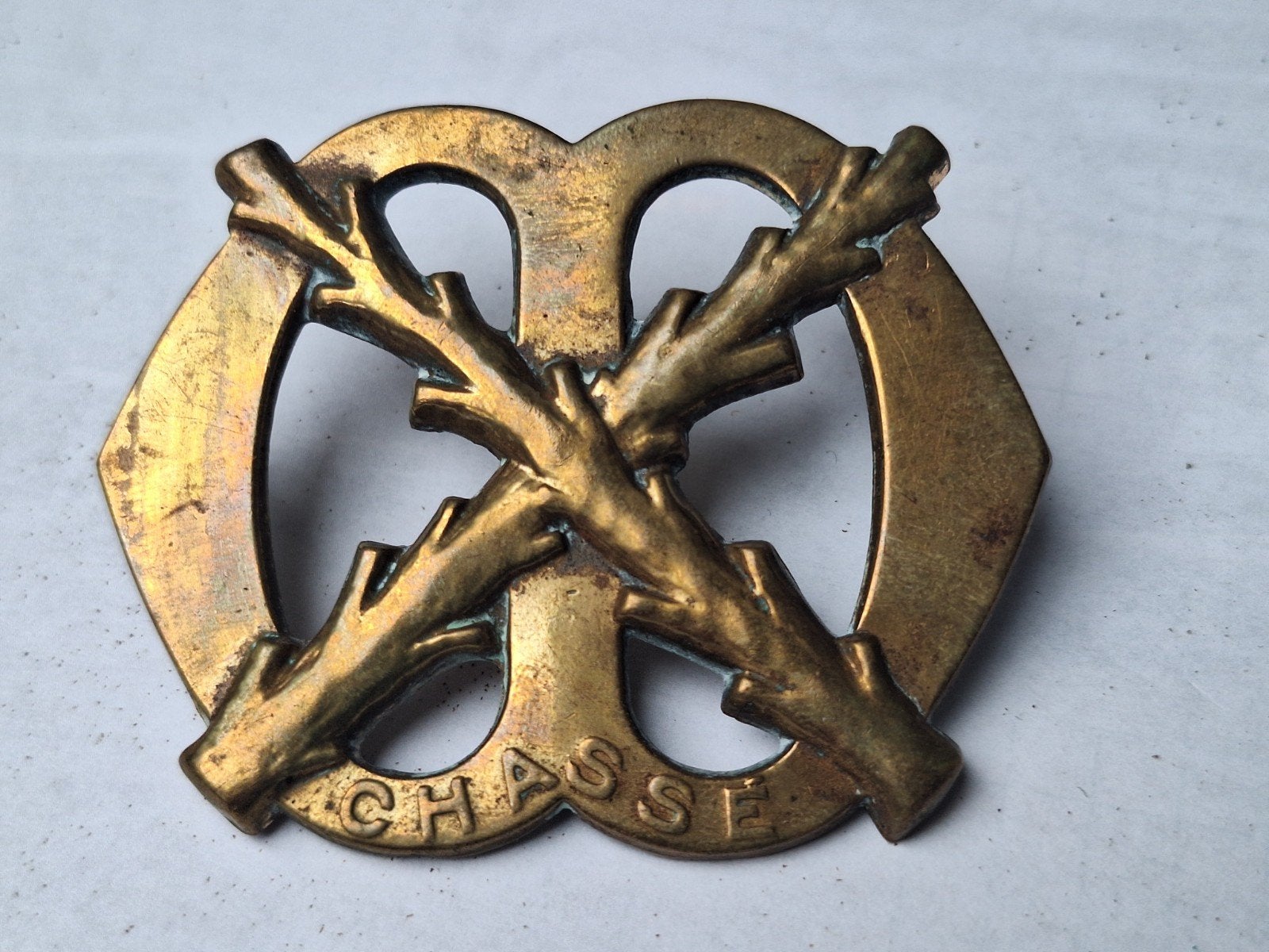 Baretembleem van het Regiment Infanterie Chasse, Ophalen of Verzenden, Landmacht, Nederland, Embleem of Badge