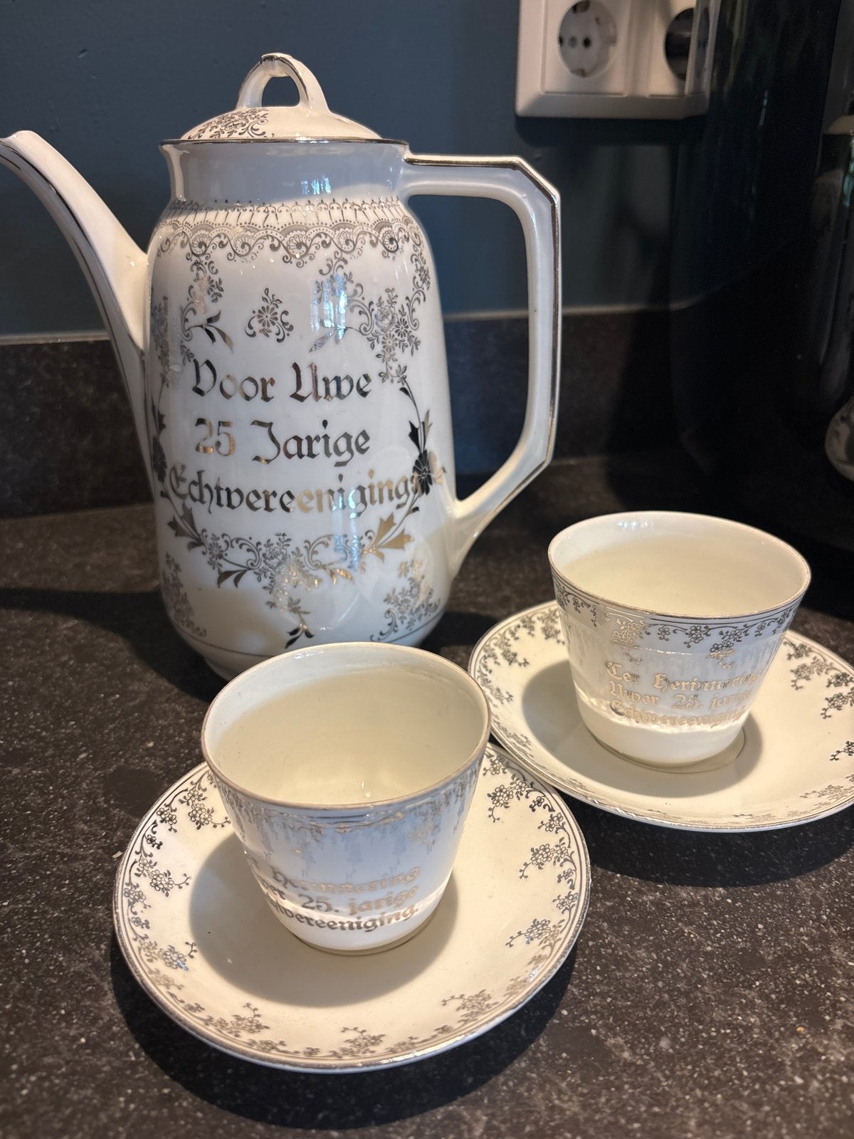 Jubileum theeset: Pot en 2 kop en schotels (25 jaar), Ophalen of Verzenden