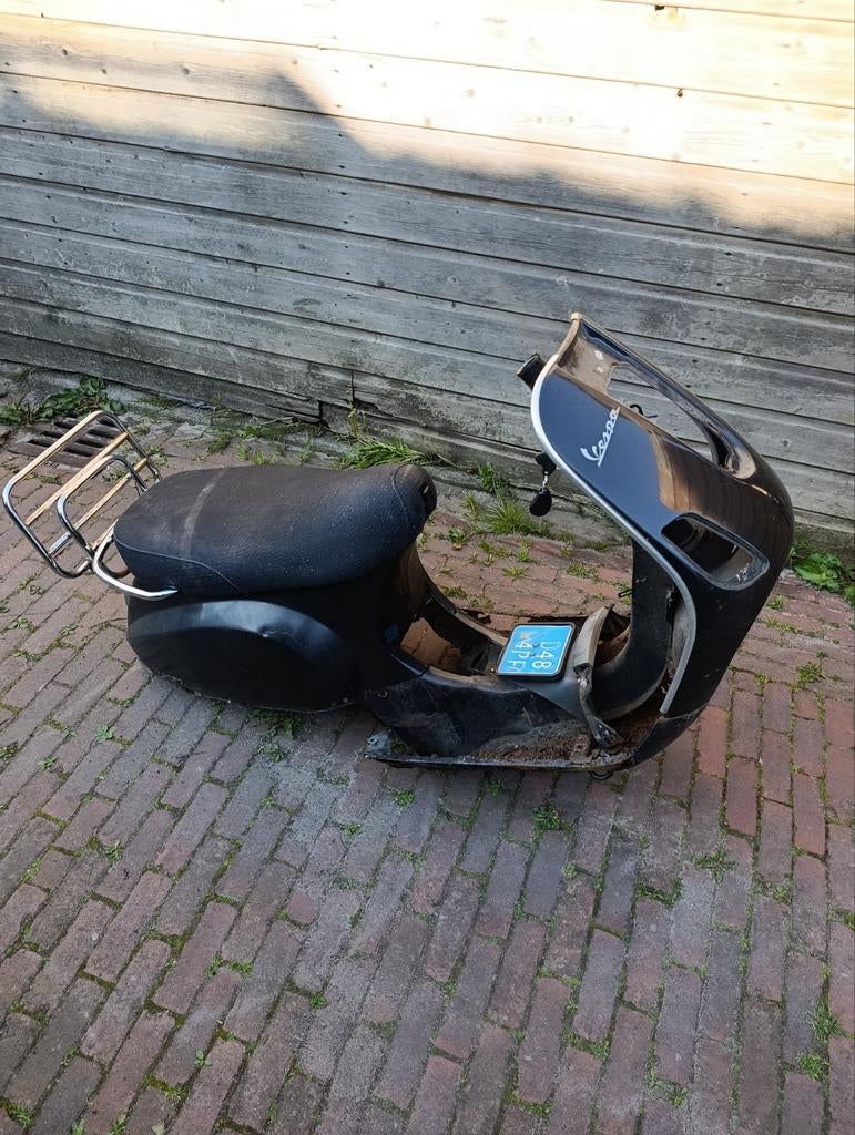Vespa lx frame met kenteken., Fietsen en Brommers, Ophalen, Zo goed als nieuw, Benzine, Piaggio