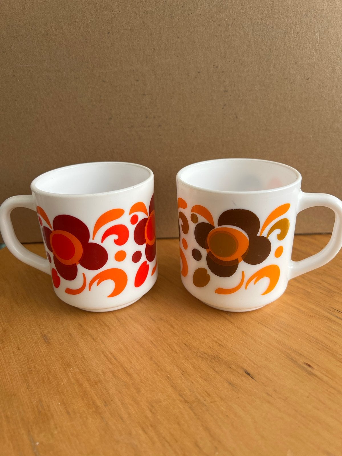 2 Arcopal France Knorr bekers met bloemendecor, Ophalen of Verzenden