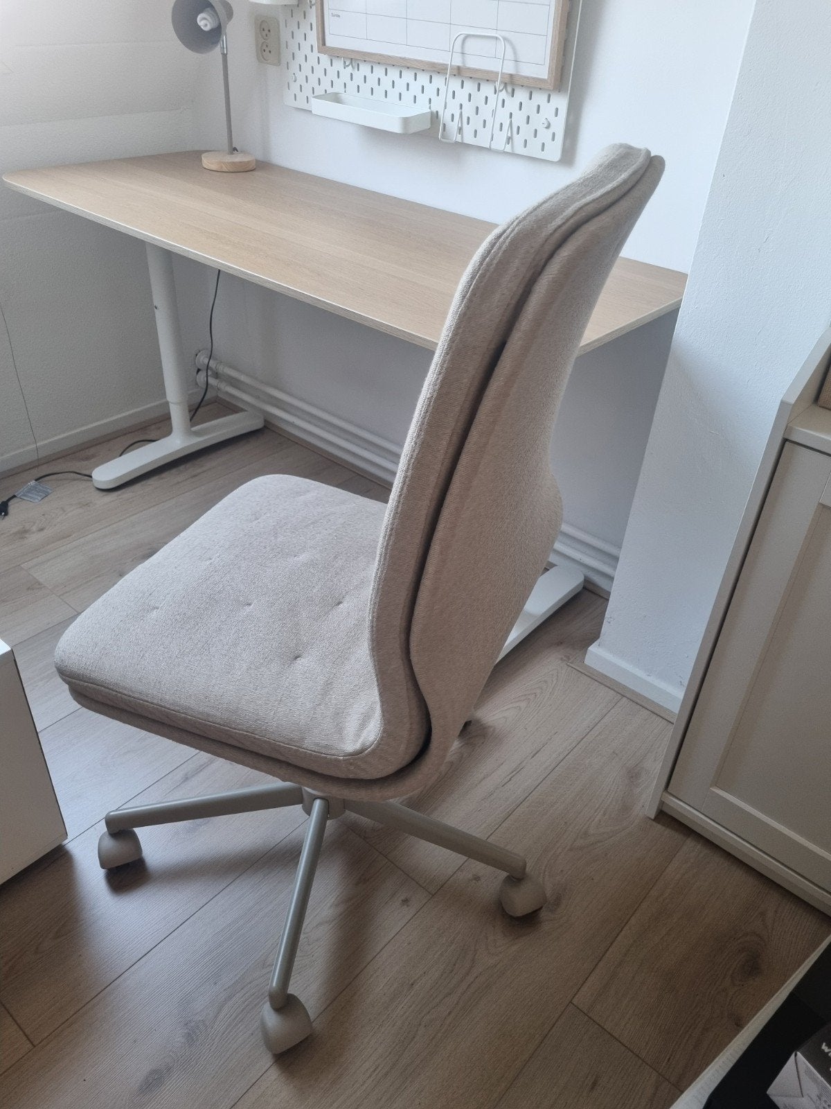 Ikea bureaustoel beige met armleuningen, Ophalen, Nieuw