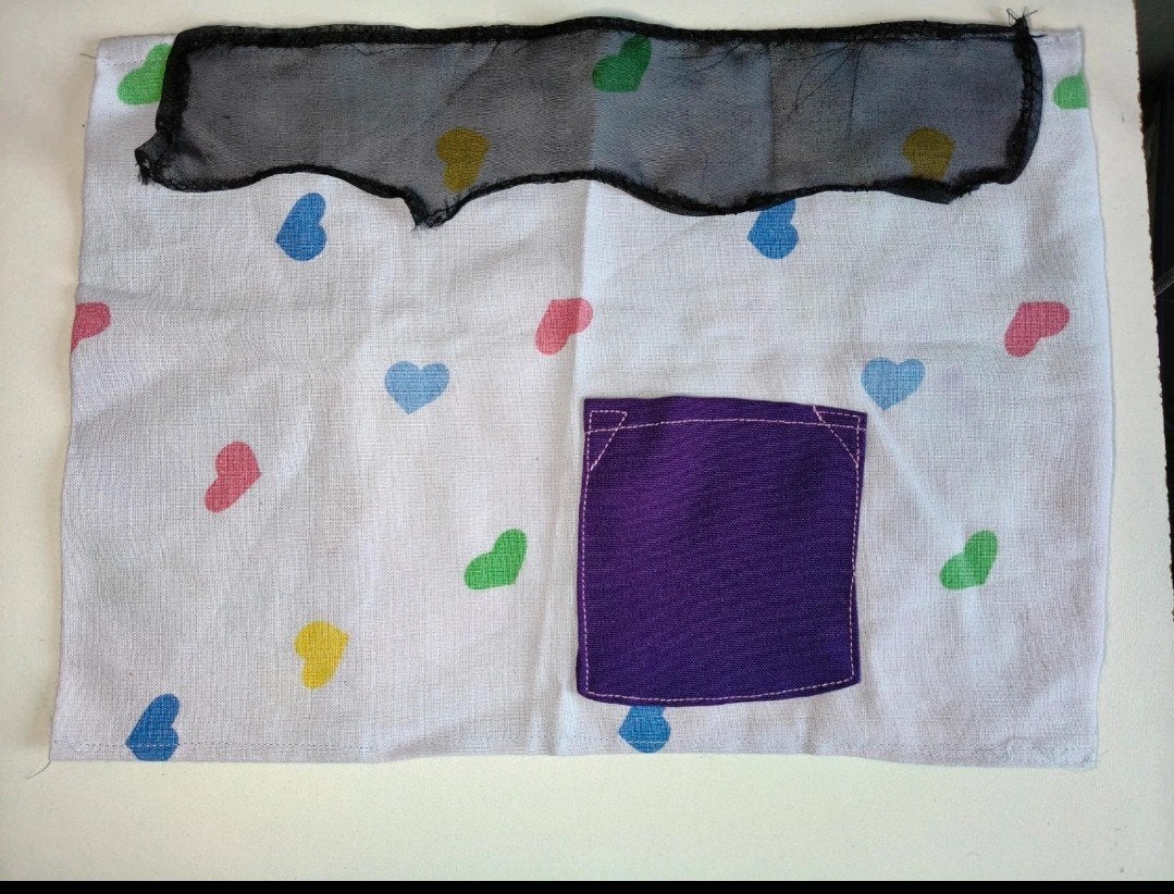 Witte boek cover met gekleurde hartjes en paars zakje, Ophalen of Verzenden, Gebruikt, Wit, Hydrofiele doek